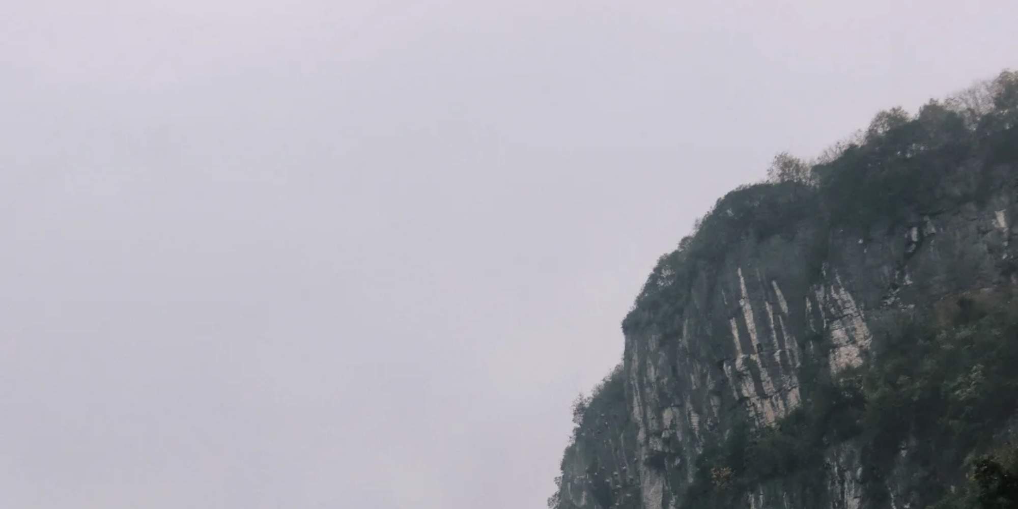 重慶武龍天生三橋と龍水峡の地割れを巡る古典的な 1 日ツアー (カルスト地質の驚異 + 映画トランスフォーマーの同じロケ地 + 市内にある天母 ...